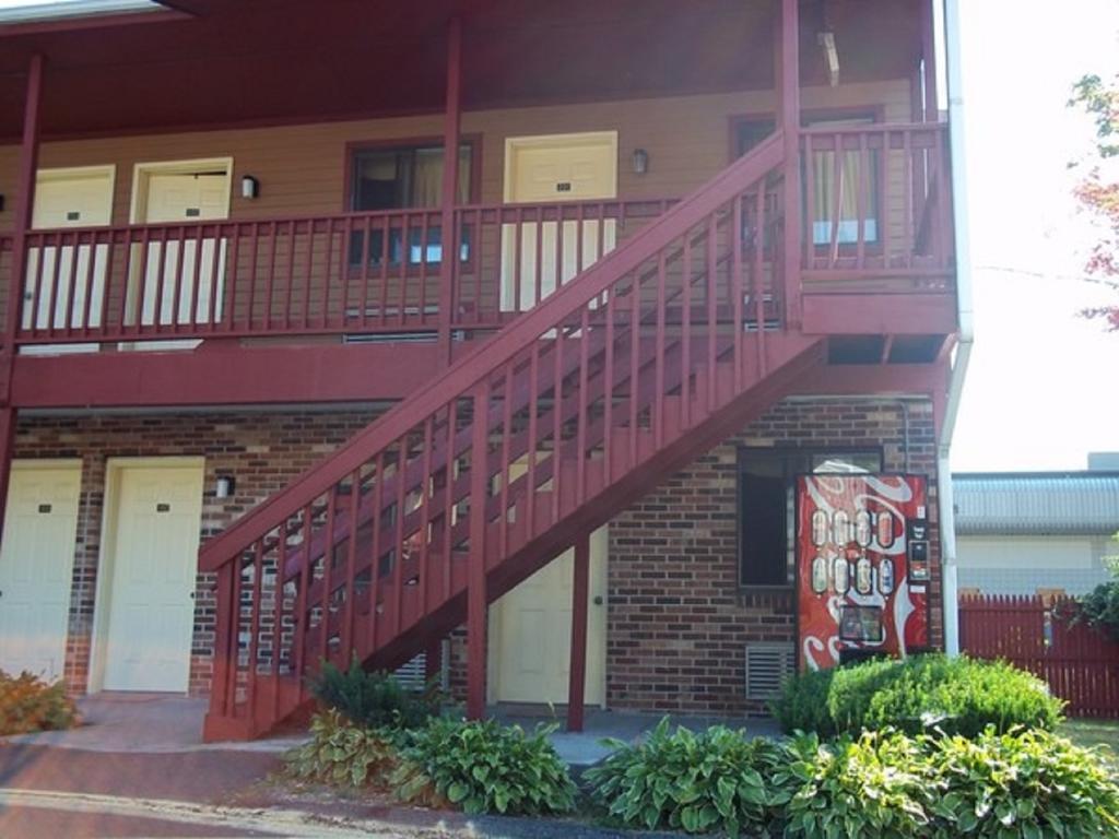 Naugatuck Motor Lodge Exterior foto
